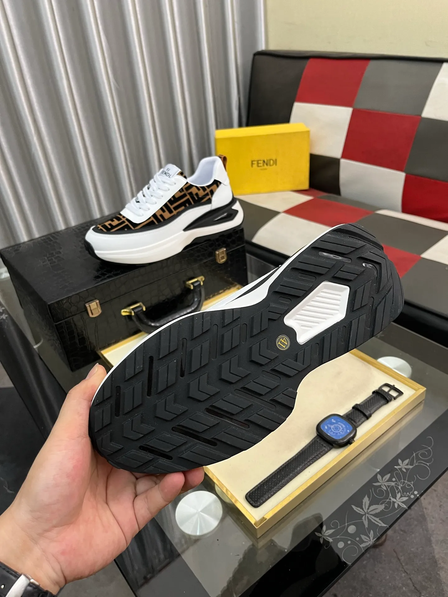 Men's shoes💰458⌚️⌚️[FENDI-FENDI] Classic men's casual shoes🔥New product nowadays, made of cowhide + breathable fabric, comfortable pigskin lining. The perfect last shape and generous and fashionable design have attracted the favor of many consumers. 🔥Number of sizes: 38-444️⃣Colors available